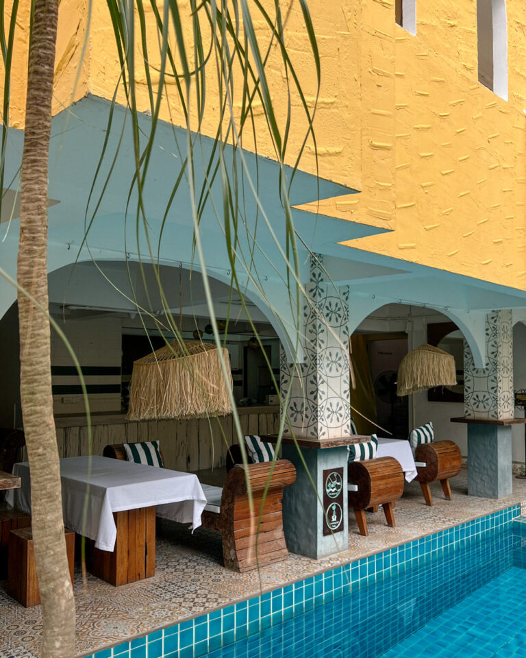 riad hua hin _-19